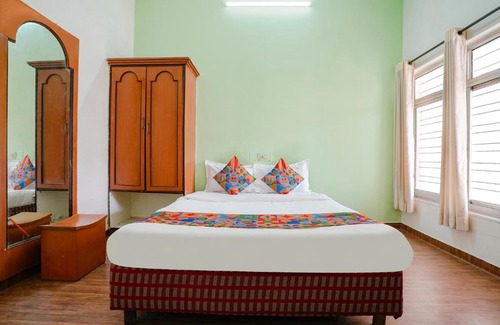 Maliwada Hotel | FabHotel Girija