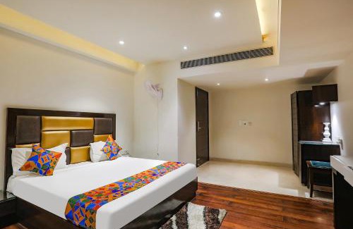 Anand Vihar Hotel | FabHotel Grand Stay