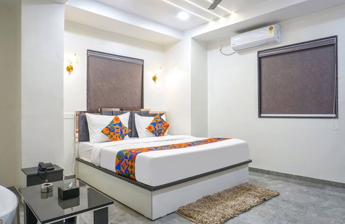 Aundh Hotel | Fabhotel Hill Top Inn