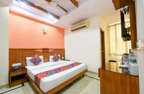 Karol Bagh Hotel | FabHotel Jaggi Palace Karol Bagh