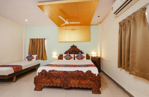 Lakdi Ka Pul Hotel | FabHotel Maruthi Residency - Nr Lakdikapul Metro Station
