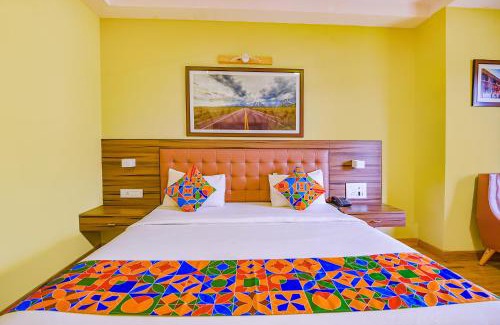 Shivaji Nagar Hotel | FabHotel Phoenix Resorts - Nr M Chinnaswamy Stadium