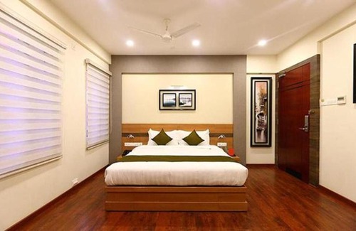 Vadapalani Hotel | FabHotel Prime Adore Residency