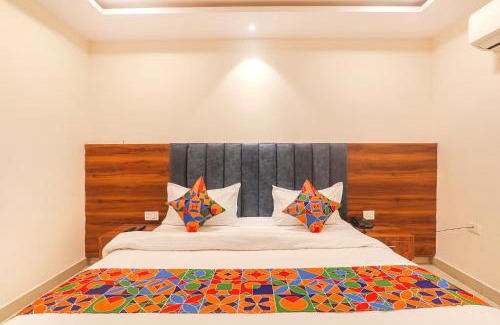 Indira Nagar Hotel | FabHotel Rachna Palace and Banquets - Nr Lekhraj Metro Station