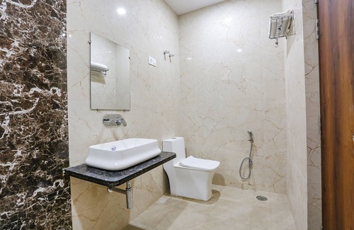 Kalyanpur Hotel | Fabhotel Relax Inn I