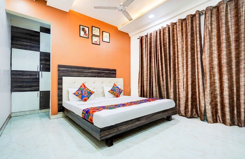 Karkardooma Hotel | Fabhotel Season Grand