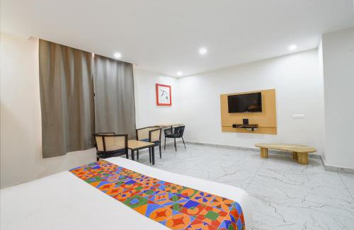 Nanakram Guda Hotel | Fabhotel Unnam- Nr Amazon Hyderabad Campus, Financial District, Gachibowli