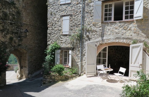 Bargemon Apartment | Fabulous 12th Century château apartment in Provence