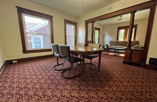 Oneonta Apartment | Fabulous 3-bedroom and 2 bathrooms house in charming Oneonta