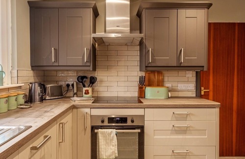 Kilmun House | Fabulous 3-bedroom bungalow overlooking the Holy Loch