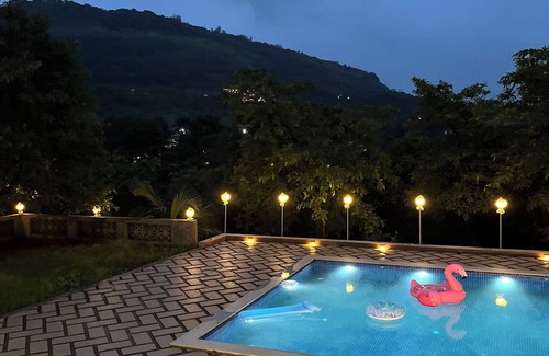 Sakri Villa | Fabulous 4-bedroom villa with PRIVATE POOL Dhamandhar, Pawna