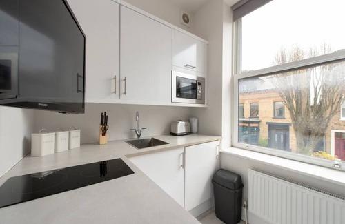 Brownswood Condo | Fabulous Apartment in Superb location