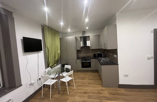 South Norwood Apartment | Fabulous apartment. 20 min from London bridge. 5 min Crystal palace
