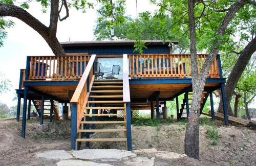 Bandera House | Fabulous Bandera Accommodation with a Hot Tub Ideal for Romantic Getaways near San Antonio
