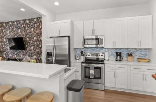 Saint Thomas Development Apartment | Fabulous Classy and Comfy 3BD 2BA Home and Parking