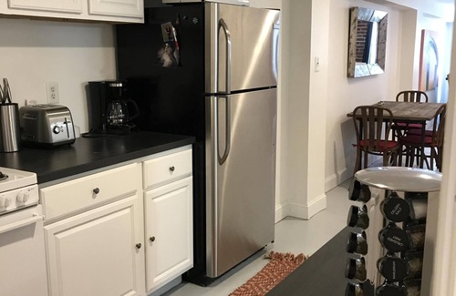 Capitol Hill Apartment | Fabulous, Historic One BR Capitol Hill Apartment