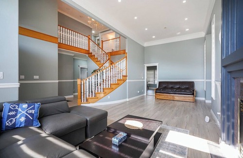 Surrey Newton House | fabulous house in fabulous Surrey with AC