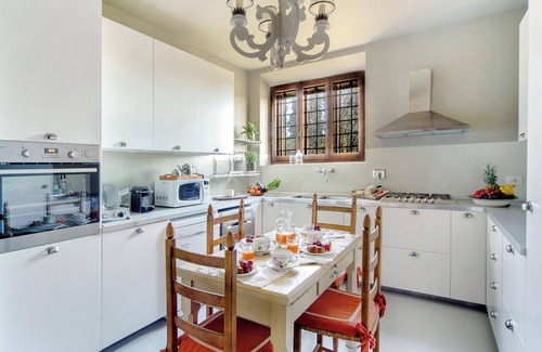 Castellina in Chianti Villa | FABULOUS 6BD - 6BA VILLA WITH STUNNING POOL & VIEWS IN TOP CHIANTI LOCATION!