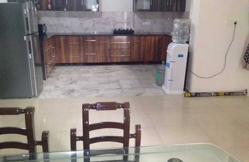 Kishangarh House | Fabulous Large Row House in best location
