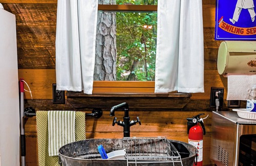 Tellico Plains Cabin | Fabulous Shack in the heart of Tellico Plains.