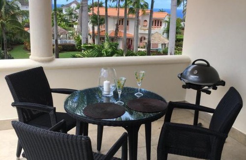 Mount Standfast Apartment | Fabulous Sugar Hill Penthouse with Roof Terrace