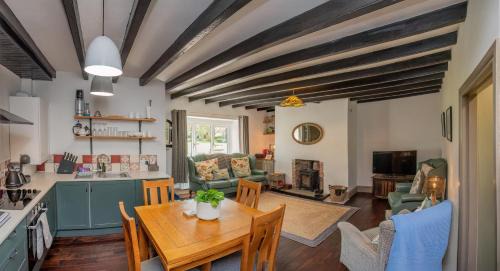 Newton Aycliffe House | Fabulous Village Retreat - Pub - Log Burner - Patio Nook