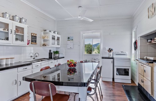 Ballandean Other | Fairbanks Guesthouse - Rural Retreat