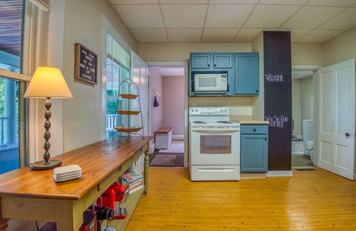 St. Johnsbury Center Apartment | Fairbanks Retreat - Cozy 2 bedroom 2nd floor apartment