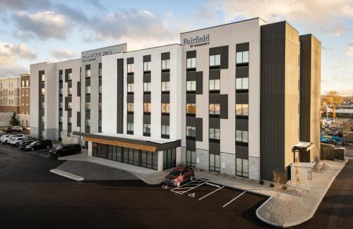 Oakley Hotel | Fairfield by Marriott Inn & Suites Cincinnati Oakley