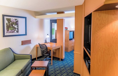 Norton Shores Hotel | Fairfield Inn and Suites by Marriott Muskegon Norton Shores