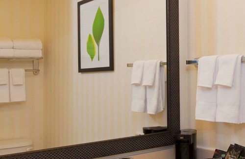 Norton Shores Hotel | Fairfield Inn and Suites by Marriott Muskegon Norton Shores