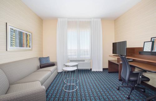 Burlington Hotel | Fairfield Inn & Suites by Marriott Burlington