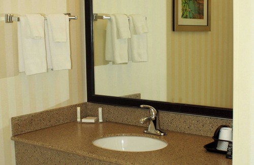 Kingmont Hotel | Fairfield Inn & Suites by Marriott Fairmont