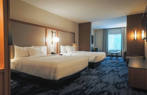 Upper Peninsula Michigan Hotel | Fairfield Inn & Suites by Marriott Marquette