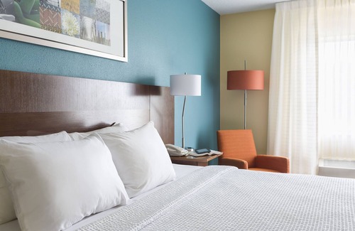 Peru Hotel | Fairfield Inn & Suites Peru