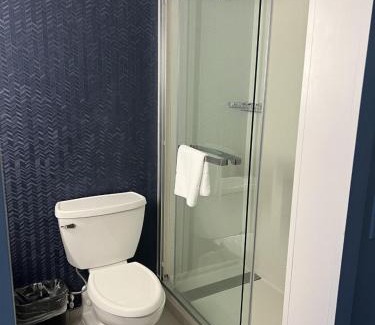 Sherwood Manor Hotel | Fairfield Inn & Suites Springfield Enfield