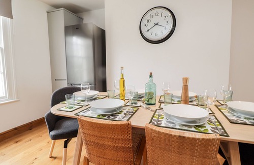 Sandgate Cottage | FAIRLIGHT VIEW, family friendly, country holiday cottage in Sandgate