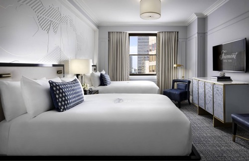 Financial District Hotel | Fairmont Royal York Gold Experience