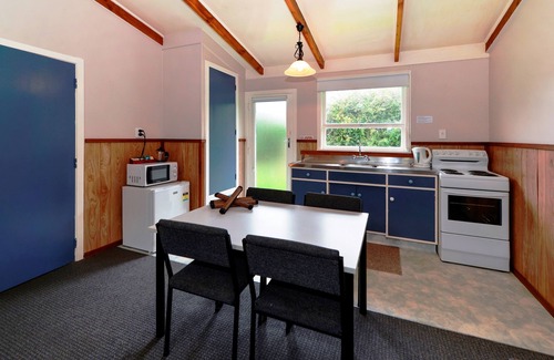 Kawaha Point Hotel | Fairy Springs Motel