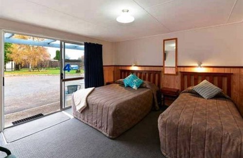 Kawaha Point Hotel | Fairy Springs Motel