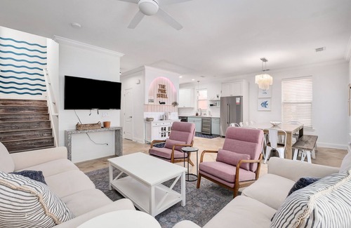 Clipper Cove House | Fall Break | Beach, Pool & Dog-Friendly