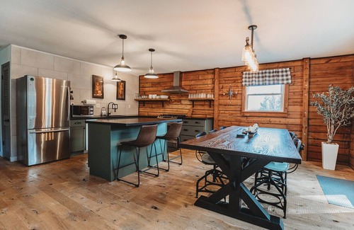 Bourbon Cabin | Fall Nights, Firepit, 10 Acres - Perfect Getaway