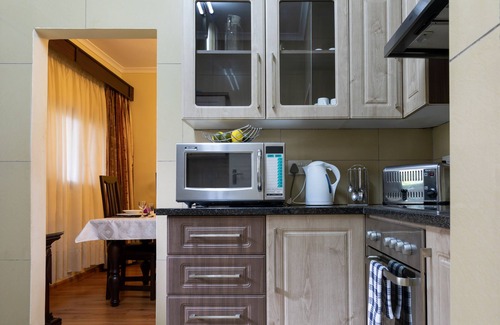 Cathedral Hill Apartment | Fallsway Apartments Burley Court