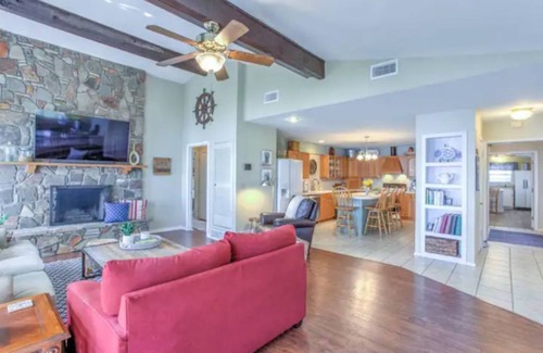 Azle House | Fam Friendly Eagle Mt. Lakehouse, Waterfront