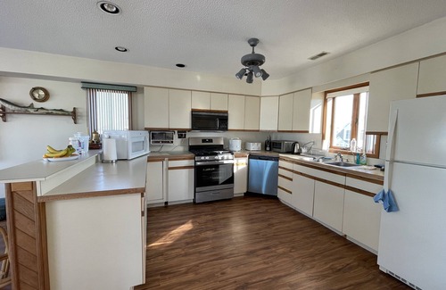 Osborn Island House | Family vacation heaven at quiet waterfront paradise at Osborn island
