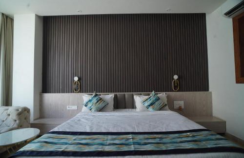 Alambagh Hotel | Familia Hotel and Banquets