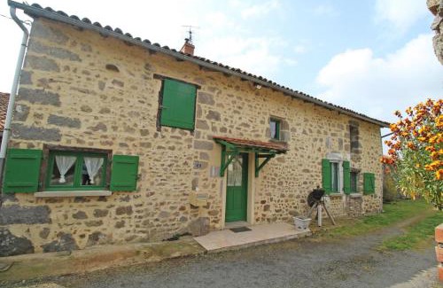 Thiat House | Familial 'le chiron'