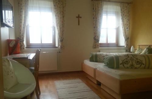 Steinakirchen am Forst House | Familienbauernhof Strassbauer