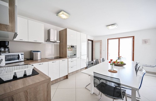 Krnica Villa | Familienferienhaus mit Schwimmbad, Sauna & Spielzimmer in Istrien, pet Friendly