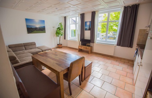 Sigmarszell Apartment | Familienurlaub mit Viel Platz in Stilvoller Altbauvilla